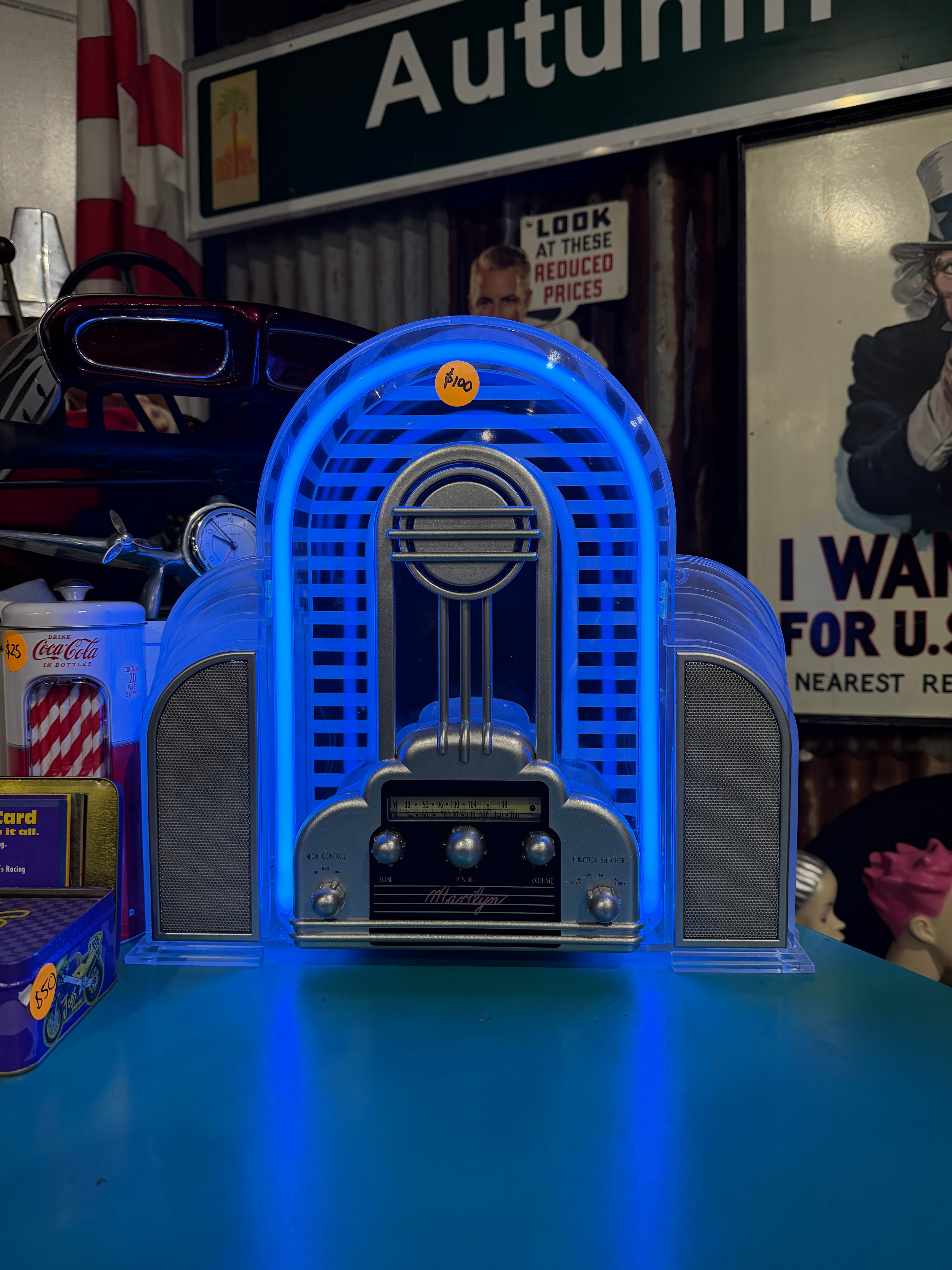 Marilyn Monroe Collectors Edition Neon Radio