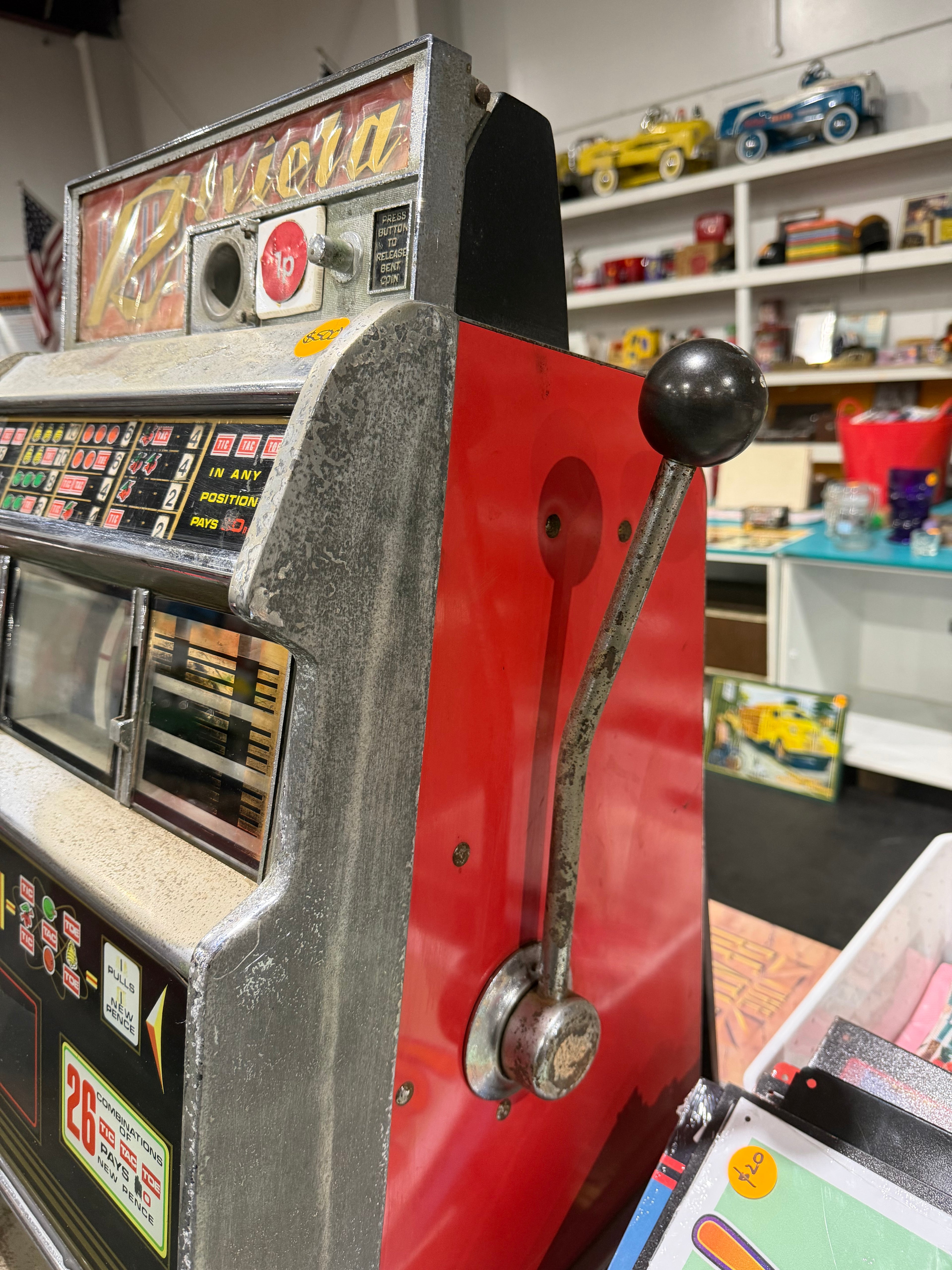 Vintage Riviera Universal Deci Jackpot Slot Machine